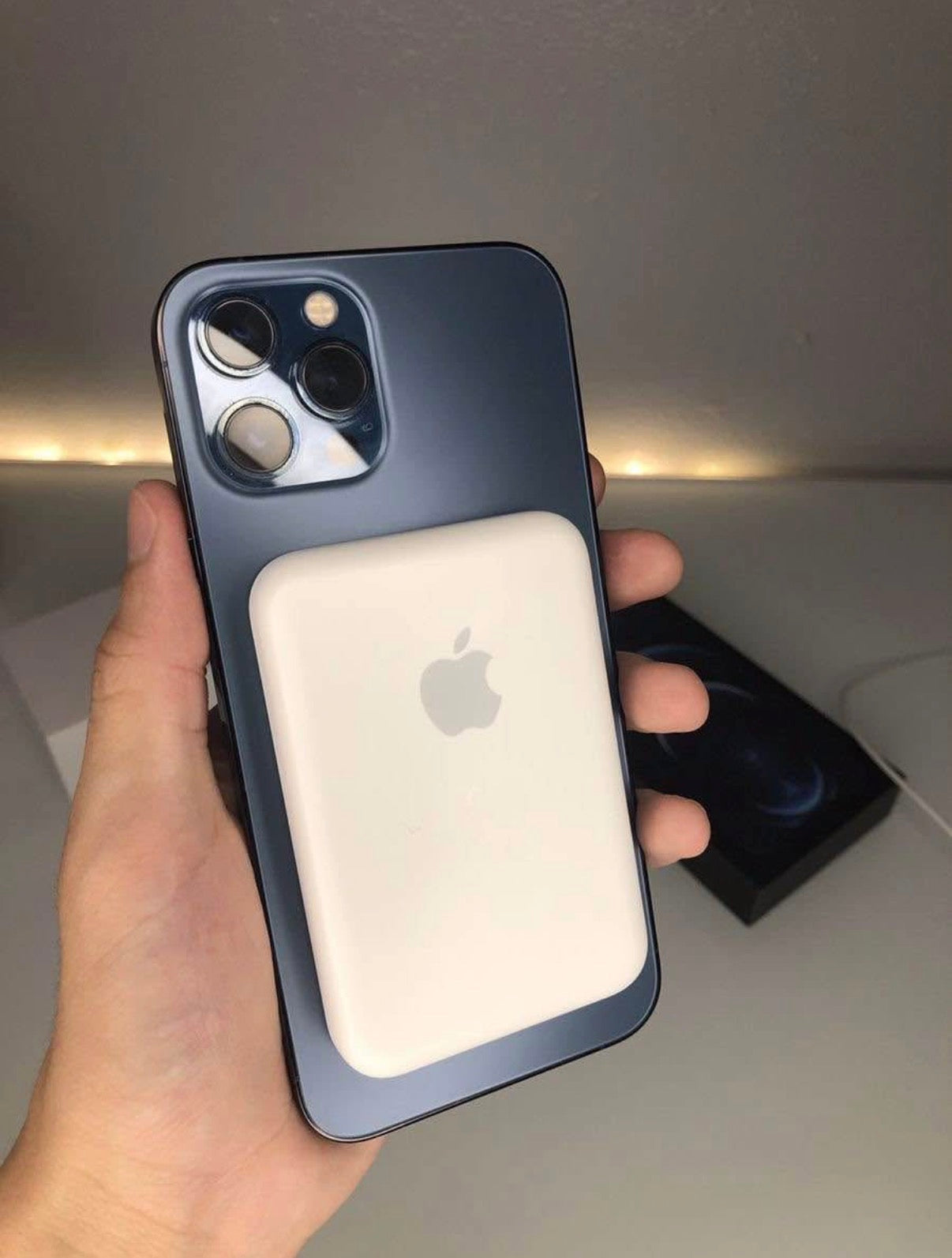 Iphone battery pack magsafe